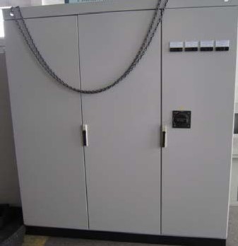 IRONMAC IH-130 IH-130H CNC  Панель управления и электрическая система  На станке  установлена надежная и оптимизированная электрическая система  Электрические компоненты размещаются в электрическом шкафу  Пылезащитный электрошкаф надлежащим образо...